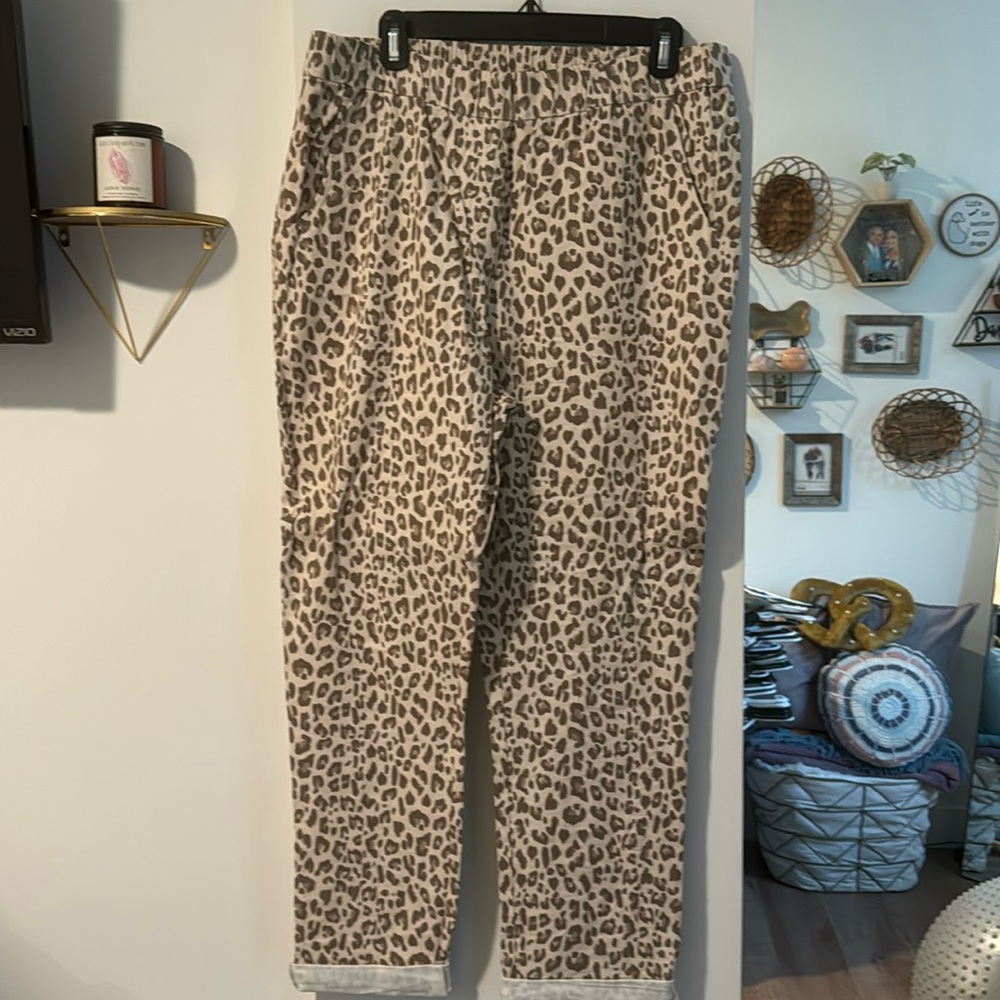 NWT A Beautiful Soul / Arula Neutral Leopard Print Pants